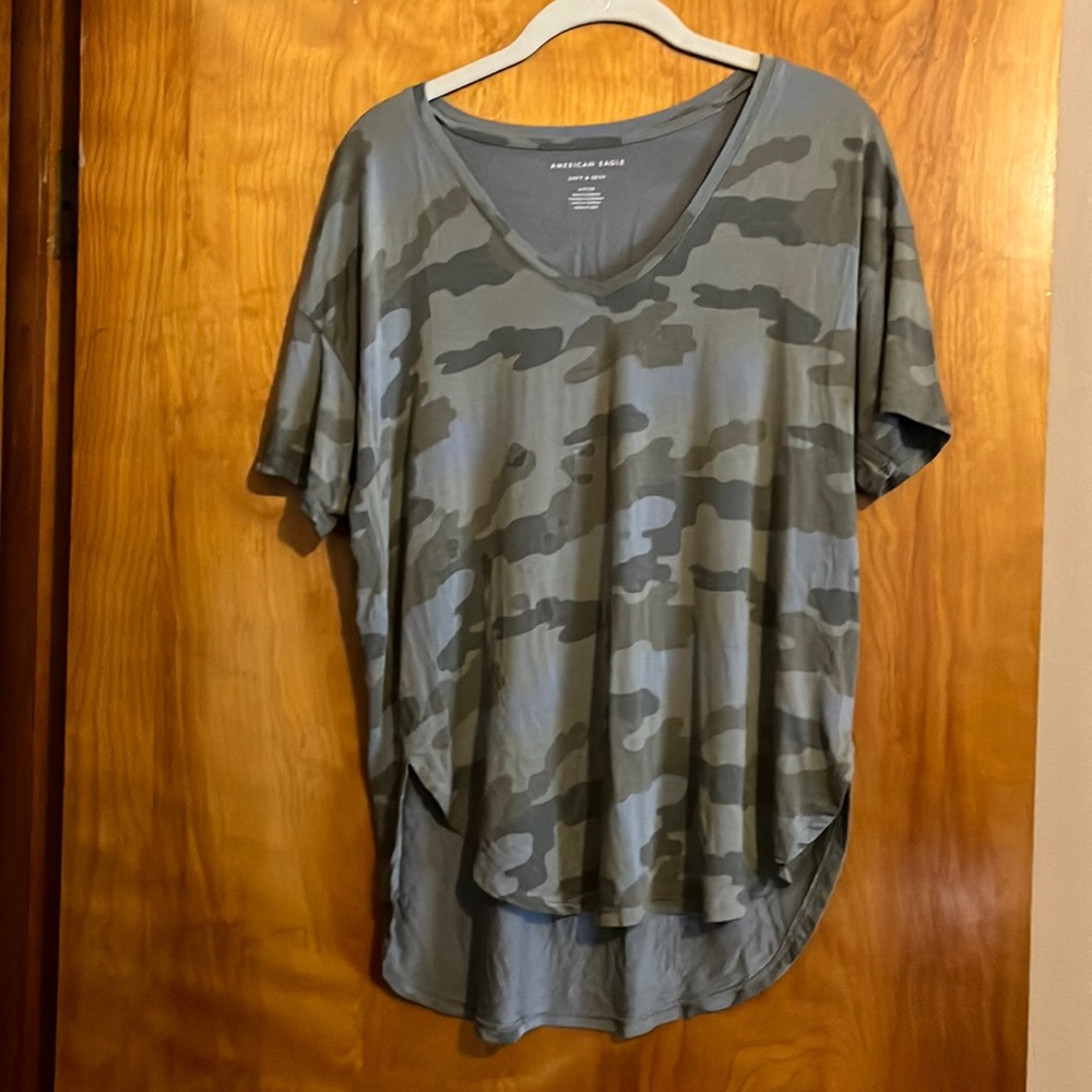 AE sz small soft and sexy camo tee